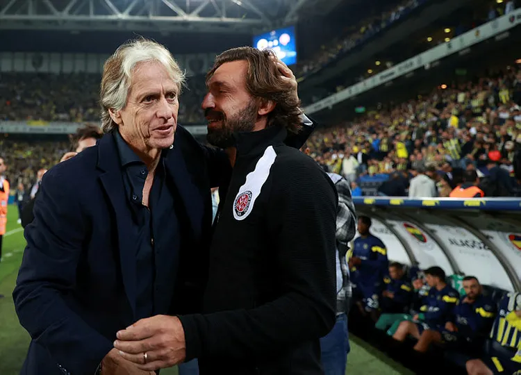 son-dakika-haberi-barcelonada-andrea-pirlo-gercegi-ortaya-cikti-kapisindan-donmus-1666693354649.jpg
