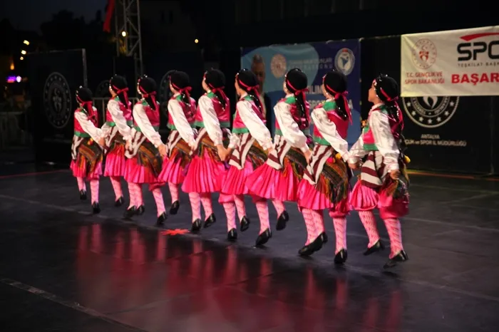 turkiye-5-bin-kisiyle-guinness-dunya-rekorlarini-kiracak-etkinlige-7den-70e-herkes-davetli-1782131917791.jpeg