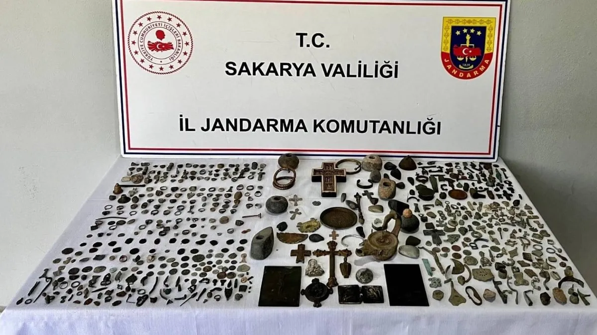 Jandarmadan ‘Anadolu Mirası’ operasyonu: Tam 589 adet ele geçirildi! Jandarmadan ‘Anadolu Mirası’ operasyonu: Tam 589 adet ele geçirildi!