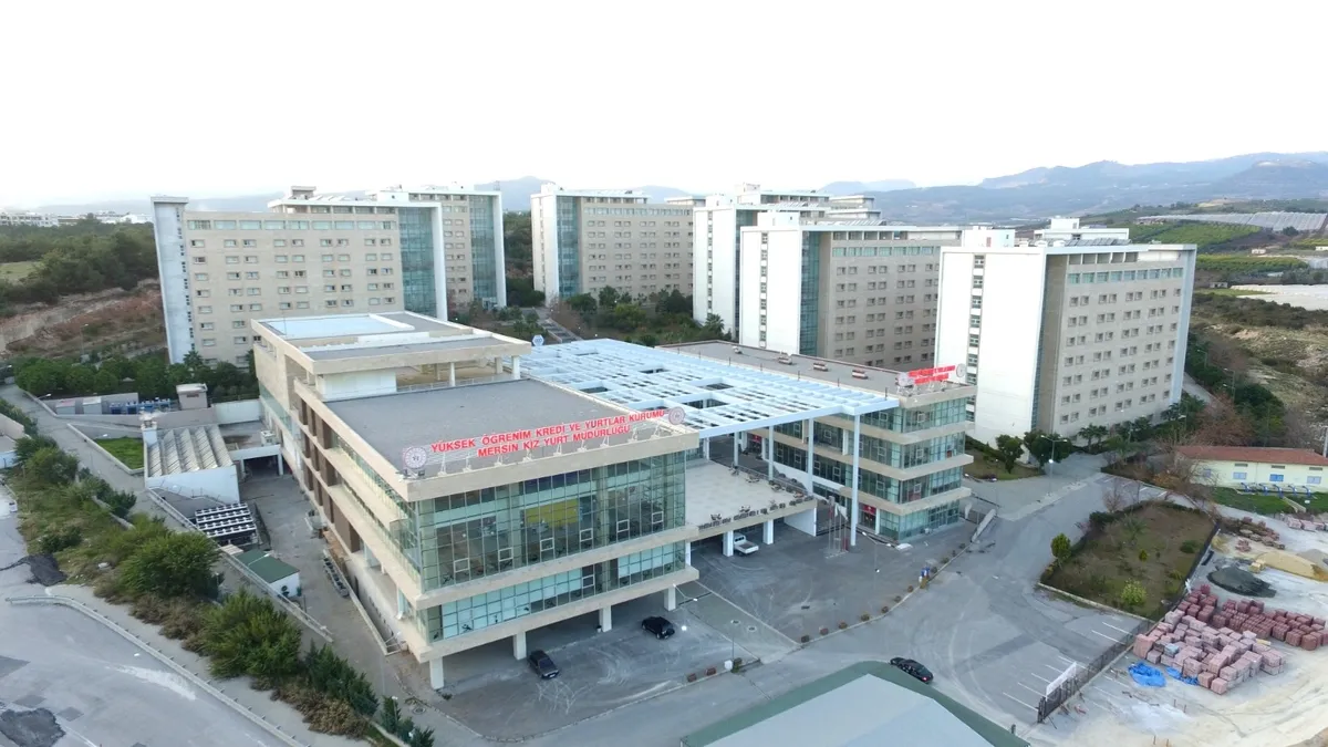 Mersin'de üniversiteliler yeni yuvalarına kavuşuyor