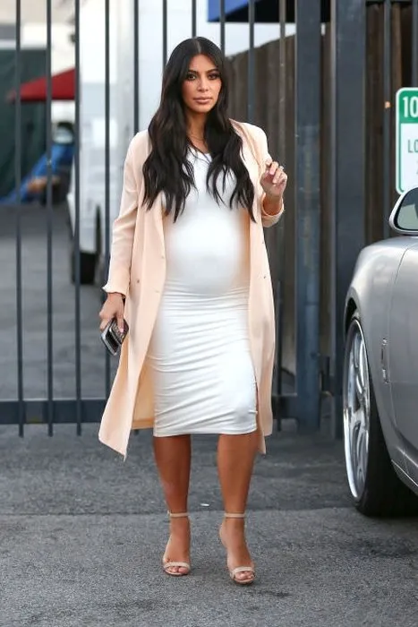 Kim Kardashian doğum kilolarından kurtuldu