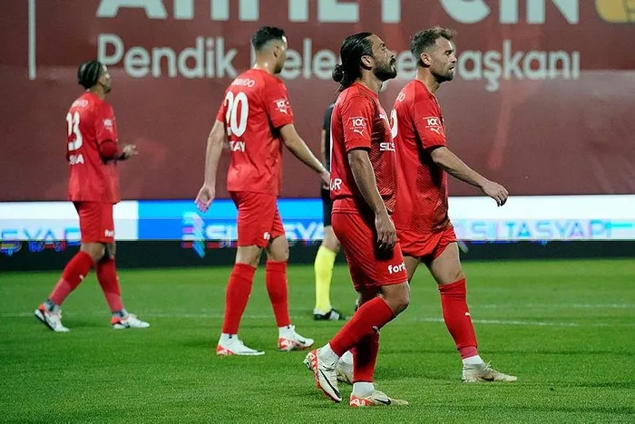 fenerbahce-deplasmanda-costu-muthis-seri-devam-etti-1698601416239.jpeg