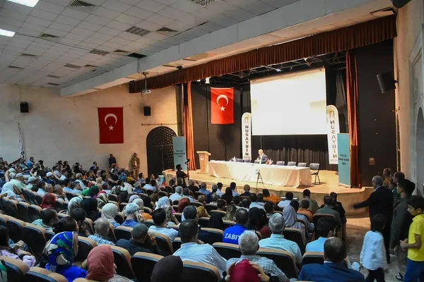 nusaybinde-modern-tip-islam-ve-saglik-konferansi-duzenlendi-1696764068399.jpg