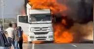 Kızıltepe’de seyir halindeki saman Yüklü TIR alev alev yandı
