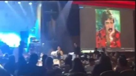 Tuğçe Tayfur 2 sene sonra sahnelere döndü! Babası Ferdi Tayfur’u bakın nasıl andı...