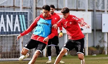 Sivasspor minyatür kale oyun oynadı