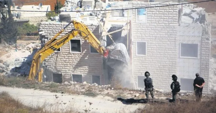 İsrail Filistinlilere ait evi yıktı