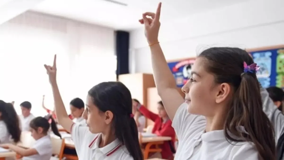 Okullar ne zaman başlıyor, ara tatil hangi tarihte sona erecek? İşte 2025-2026 MEB akademik takvimi