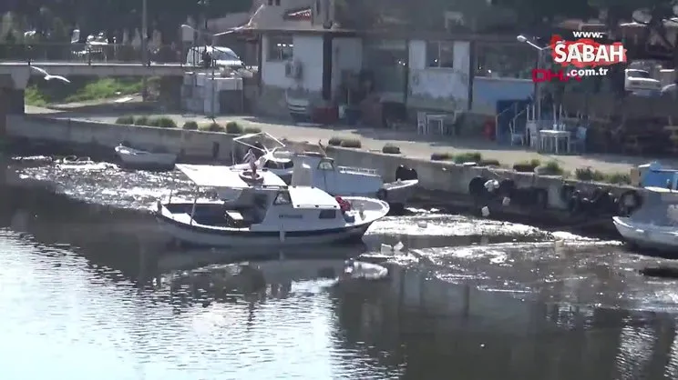 Çanakkale'de endişelendiren görüntü! Tekneler karaya oturdu