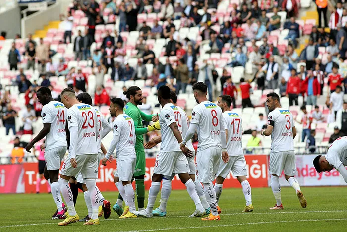 sivasspor-ile-kayserispor-puanlari-paylasti-1686067243720.jpg