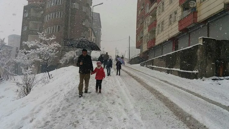 Meteoroloji'den son dakika şiddetli yağış ve hava durumu uyarısı! İstanbul'da kar yağışı başlıyor!