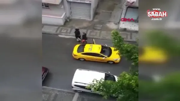 Kocaeli'de taksicinin aracından attığı hamile kadın sokakta böyle doğum yaptı | Video