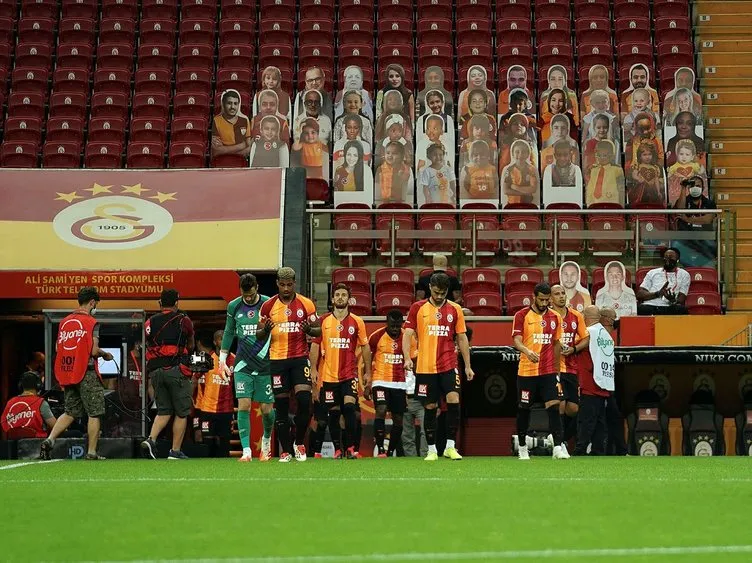 Galatasaray’da Muslera’nın alternatifi Stephane Ruffier takımından ayrılmak istemiyor!
