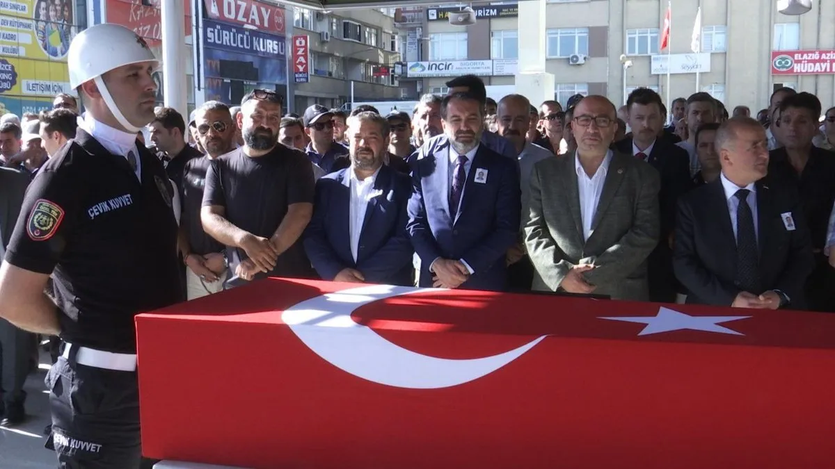 Diyarbakır'daki trafik kazasında hayatını kaybeden polis memuru son yolculuğuna uğurlandı