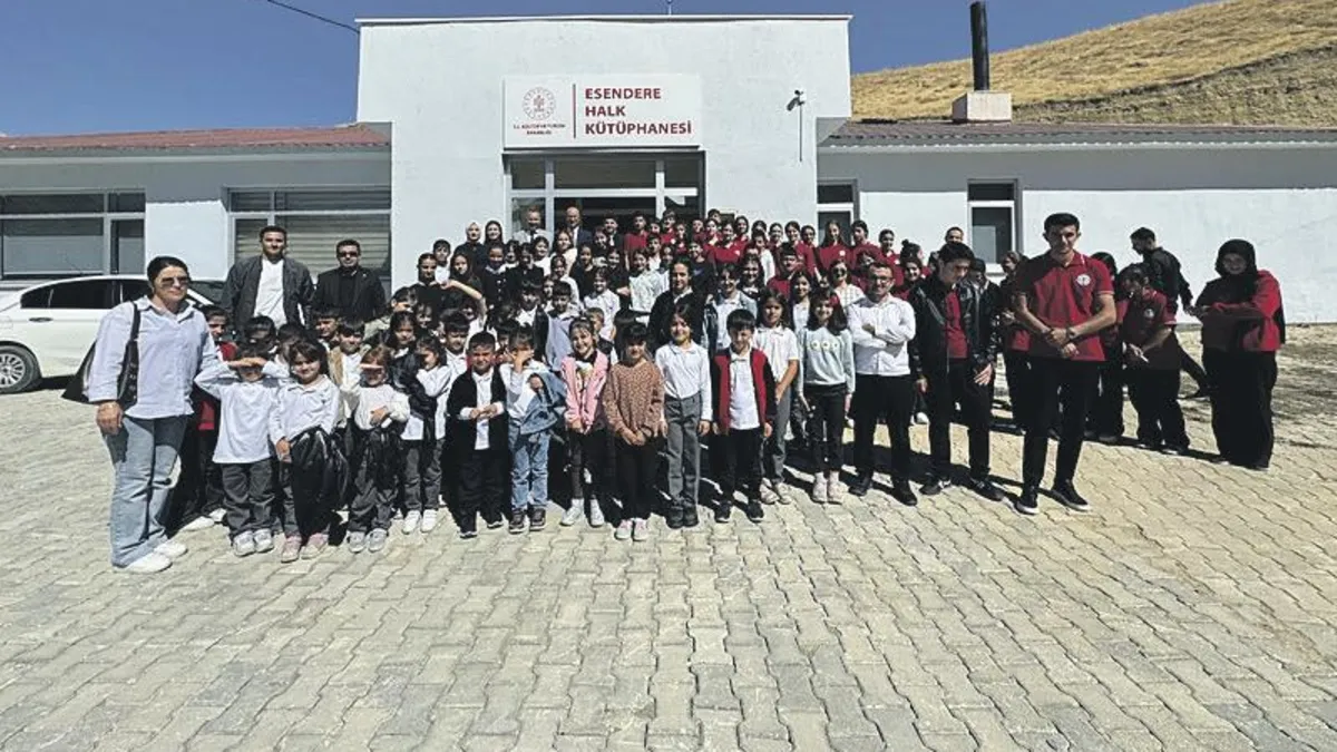Hayallerin Kanatlandığı Sıra Dışı Kütüphane: Burası Sadece Kitapların Değil, Ruhların da İyileştiği Bir Sığınak