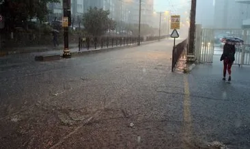 Son Dakika Haber: Meteoroloji uyarmıştı... Ankara’da sağanak ve dolu yağışı etkisini gösterdi!