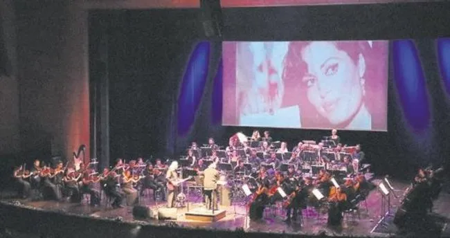 Cahit Berkay, sevenleriyle birlikte