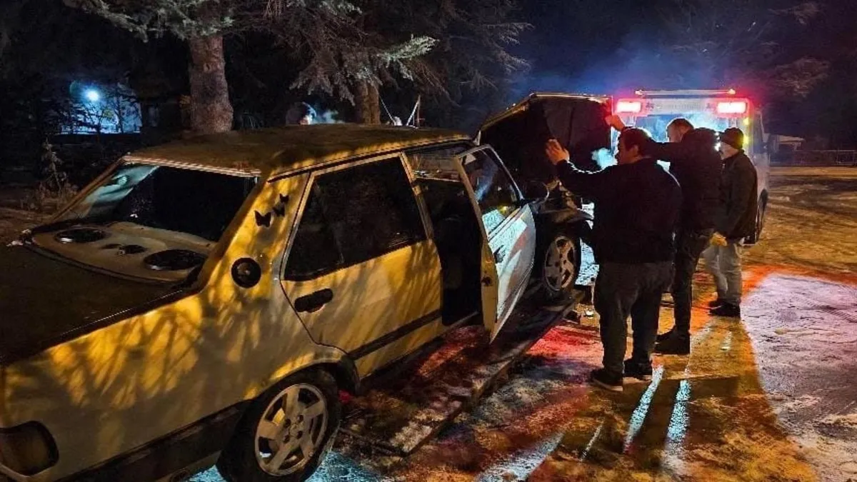Bolu’da buzlanan yolda otomobil, fabrikanın bahçesine uçtu Bolu’da buzlanan yolda otomobil, fabrikanın bahçesine uçtu