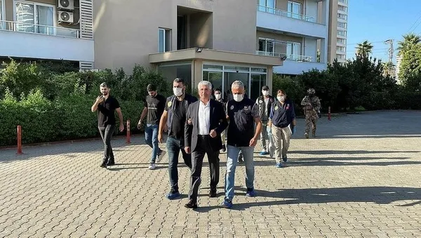 mersin-buyuksehir-belediyesinde-teror-yuvalanmasi-pkk-elebasi-karayilan-ile-gorusen-sozde-gazeteciye-para-akit-1664530220811.jpeg Mersin Büyükşehir Belediyesi'nde terör yuvalanması! PKK elebaşı Karayılan ile görüşen sözde gazeteciye para akıtmışlar