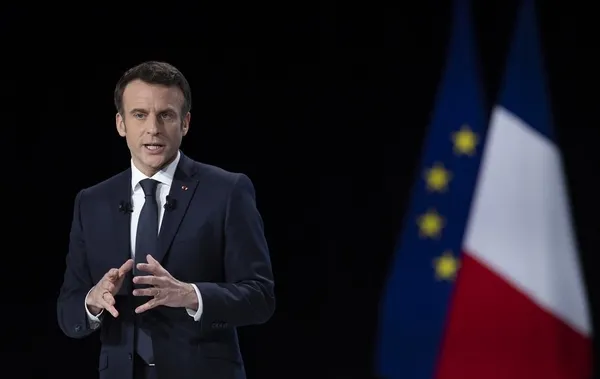 yangilar-devam-ediyor-fransa-cumhurbaskani-macron-ikinci-dunya-savasindan-bu-yana-en-agir-tablo-1785218257737.jpg