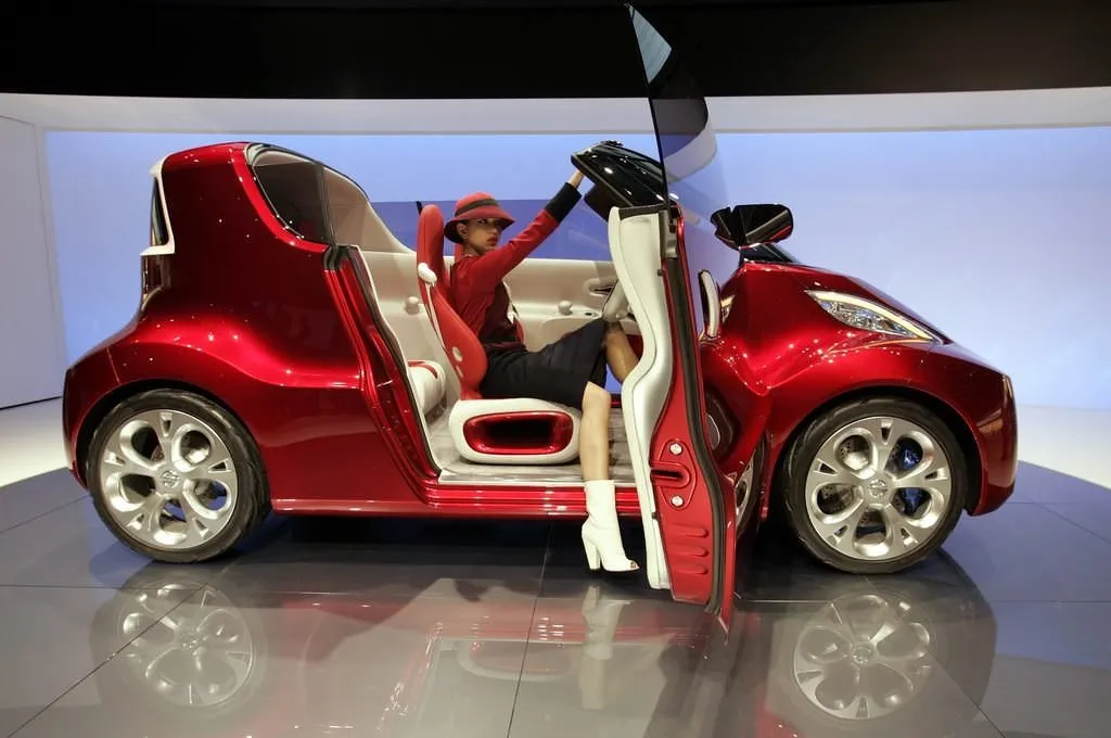 Nissan Round Box