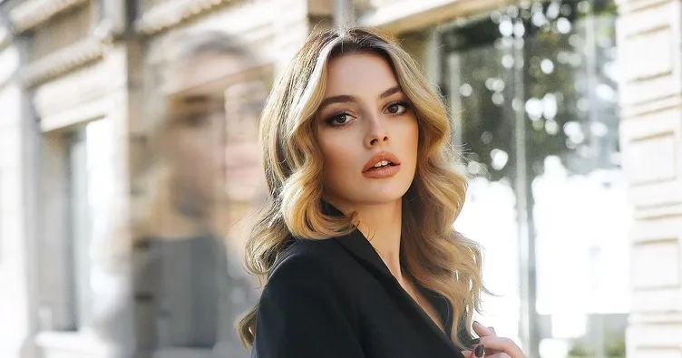 Venedik Film Festivali’ne giden Melis Sezen beyaz elbisesiyle kuğu gibi süzüldü! Verdiği pozlarla olay oldu