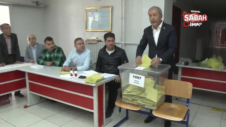 Bakan Akar oyunu kullandı | Video