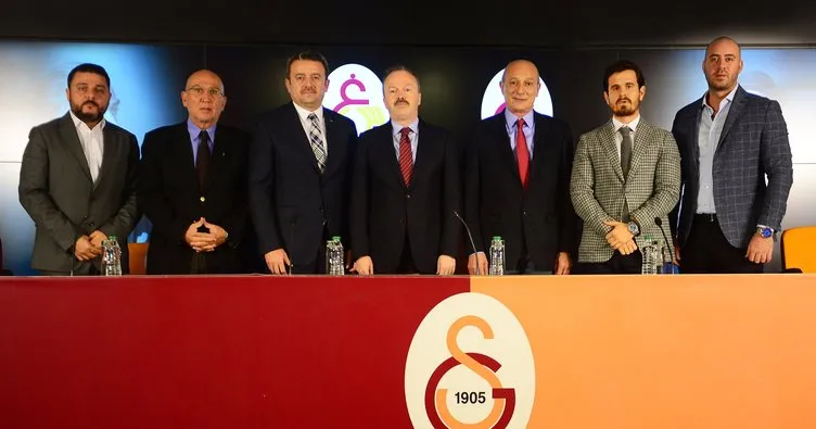 Son dakika: Galatasaray yönetiminde istifa!
