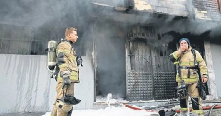 Buca’da halı yıkama dükkanı kül oldu