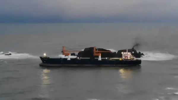 Son dakika: İstanbul Riva'da karaya oturan gemini gün ağarınca böyle görüntülendi | Video