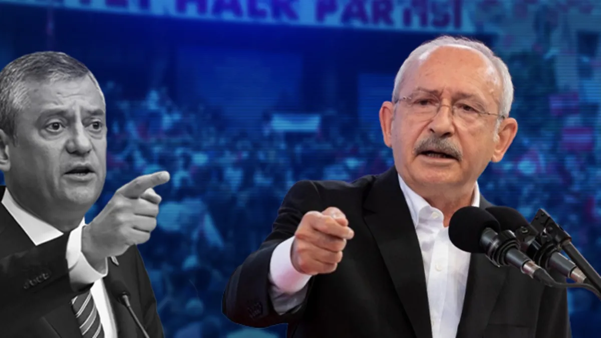 CHP parti binası önünde bir grup insan