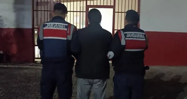 aydinda-jandarma-ekiplerinden-cember-55-operasyonu-cok-sayida-gozalti-1736062351434.jpg