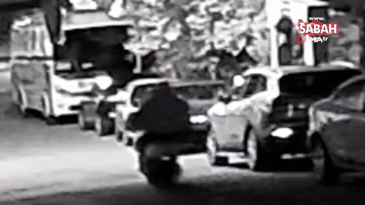 Kocaeli'de motosikletli saldırganların binayı kurşunlama anı kamerada