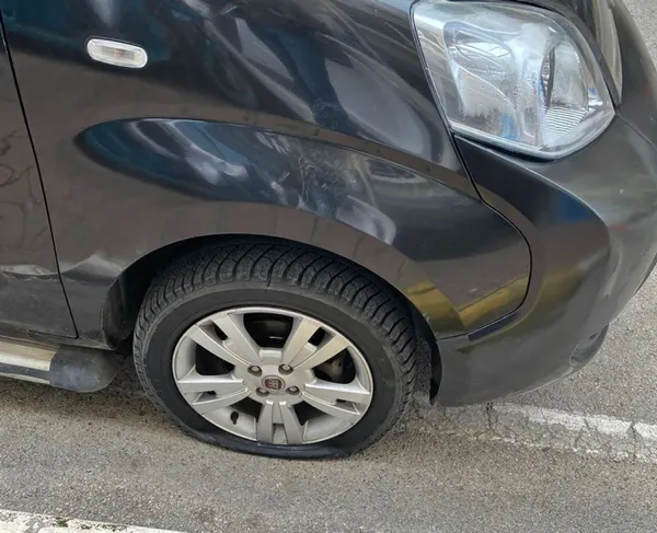 Antalya’da 2 gün önce aldığı aracını sabah hurda şekilde buldu! Soluğu karakolda aldı - 4