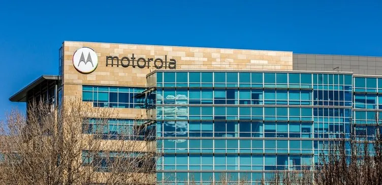 Motorola’dan Katlanabilir Telefon Geliyor!