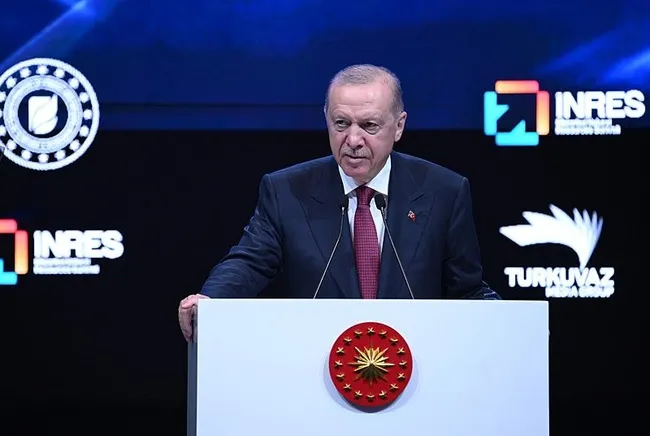 baskan-erdogan-2-istanbul-dogal-kaynaklar-zirvesinde-konustu-turkiye-enerjide-vazgecilmez-ulke-1779480842576.jpeg