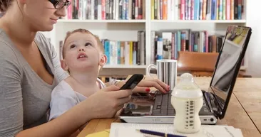 Çalışan anneye yarım mesai!