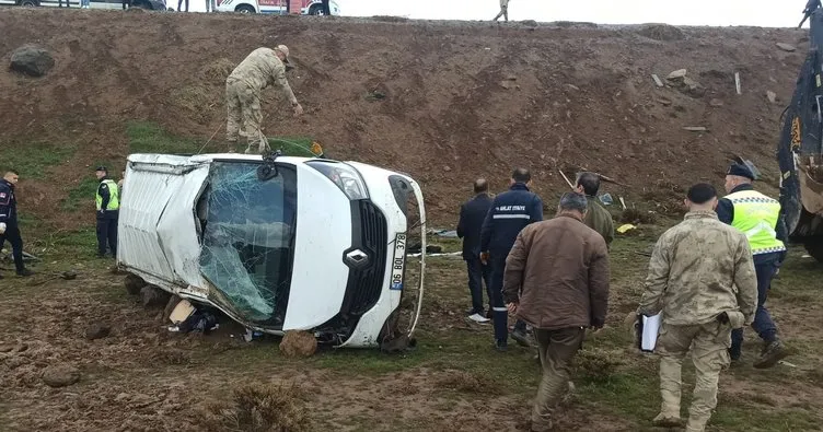 Bitlis’te feci kaza: 13 yaralı