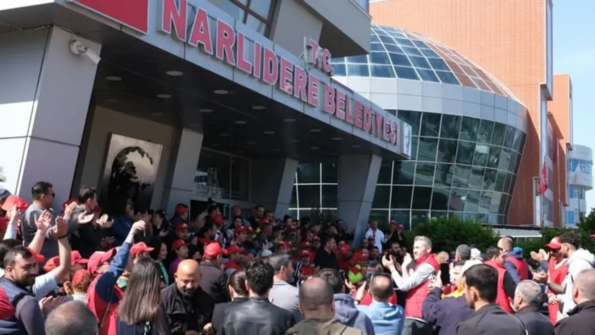 CHP'li Narlıdere Belediyesi'nde işçiler grev kararı aldı