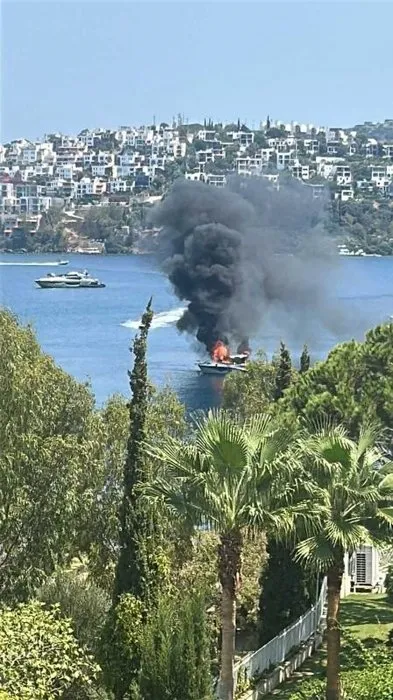 Bodrum’da korku dolu anlar! Tekne alev alev yandı: Olayla ilgili soruşturma başlatıldı!