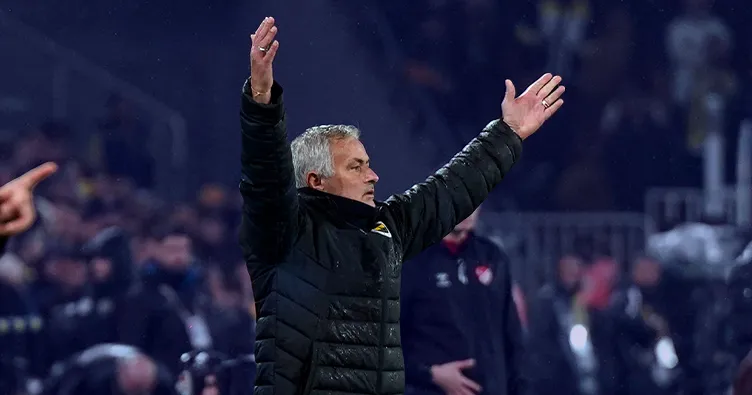 SON DAKİKA HABERİ: Fenerbahçe - Başakşehir maçında verilmeyen penaltıyı açıkladı! İlk yarının uzatma dakikalarında...