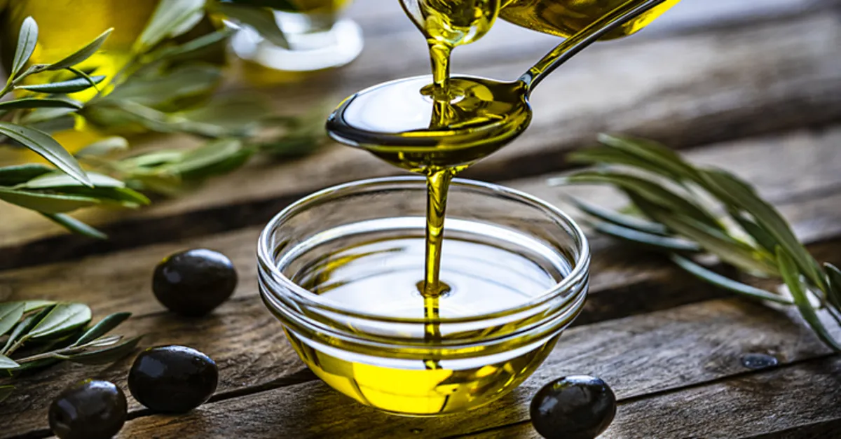 Zeytinyağının Faydaları Nelerdir? Yüze Zeytinyağı Sürmek İyi Gelir Mi, Kimler Kullanamaz, Cilde Faydaları Neler? - Yaşam Haberleri