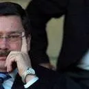 İki heykeli kaldırttı