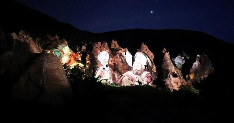 Kapadokya’da tarih peribacalarına yansıtıldı