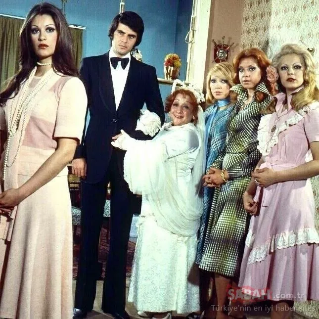 Yeşilçam efsanelerini hiç böyle görmediniz! Arşivden çıkan bu fotoğraflar gülümsetirken hüzünlendirecek! Kemal Sunal, Cüneyt Arkın, Kadir İnanır, Hülya Koçyiğit, Türkan Şoray...