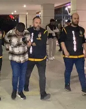 Yaşlı kadını 5 altın için boğdu