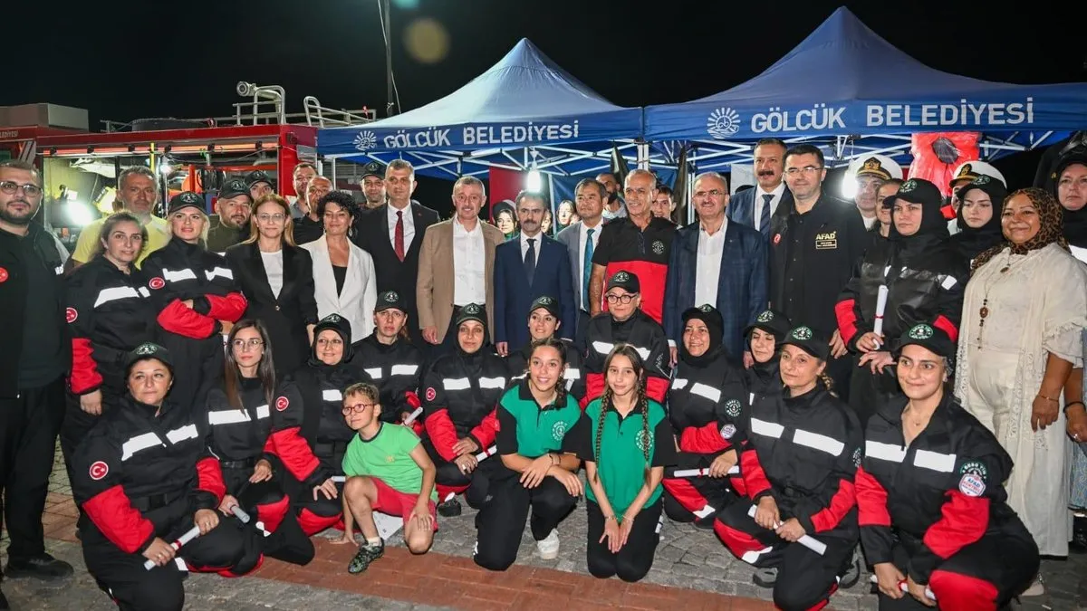 Acının 25. yılında Gölcük deprem şehitleri dualarla anıldı