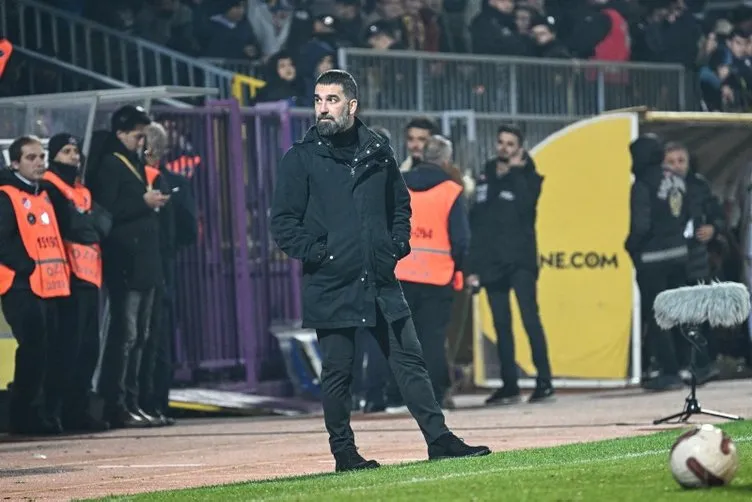 Son dakika haberleri: Arda Turan Galatasaray’ın eski yıldızını alıyor! 1. Lig’e damga vuran Eyüpspor’dan çok konuşulacak transfer…