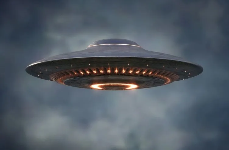 Uzaylı iddialarını tetikledi: Yeni UFO görüntüleri akıllara durgunluk veriyor! İnceleme için uzman ekip kuruldu