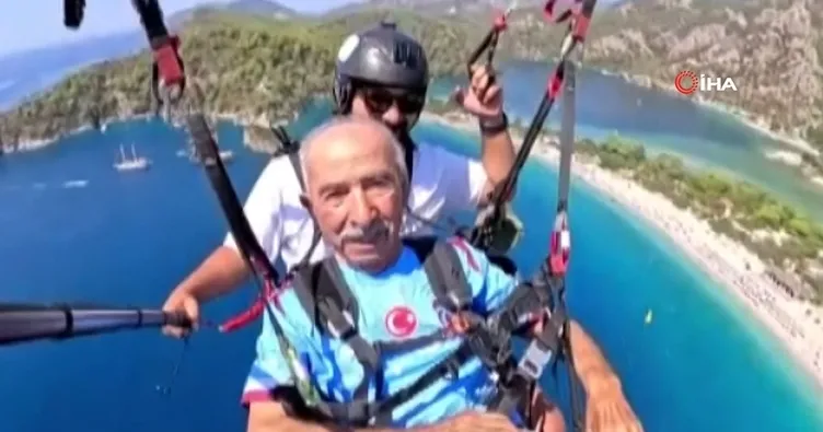 94 yaşındaki Yakup dede Babadağ’dan uçtu
